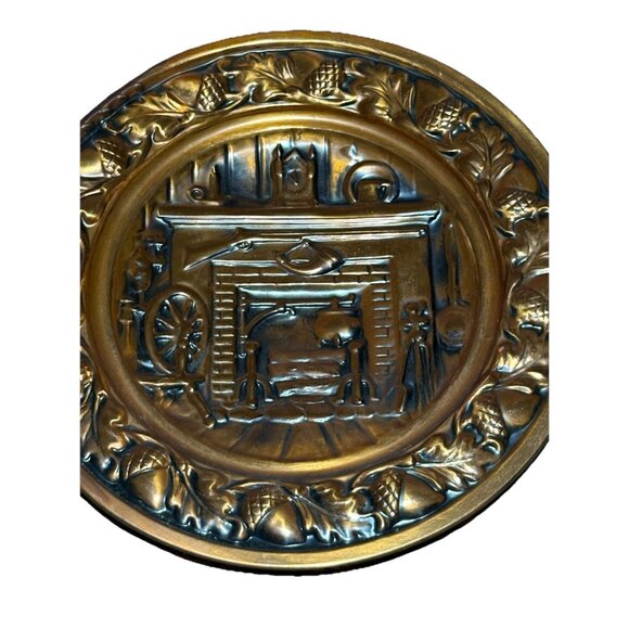 Vtg Coppercraft Guild embossed copper wall plate  colonial fireplace scene 2 Set - Picture 3 of 8